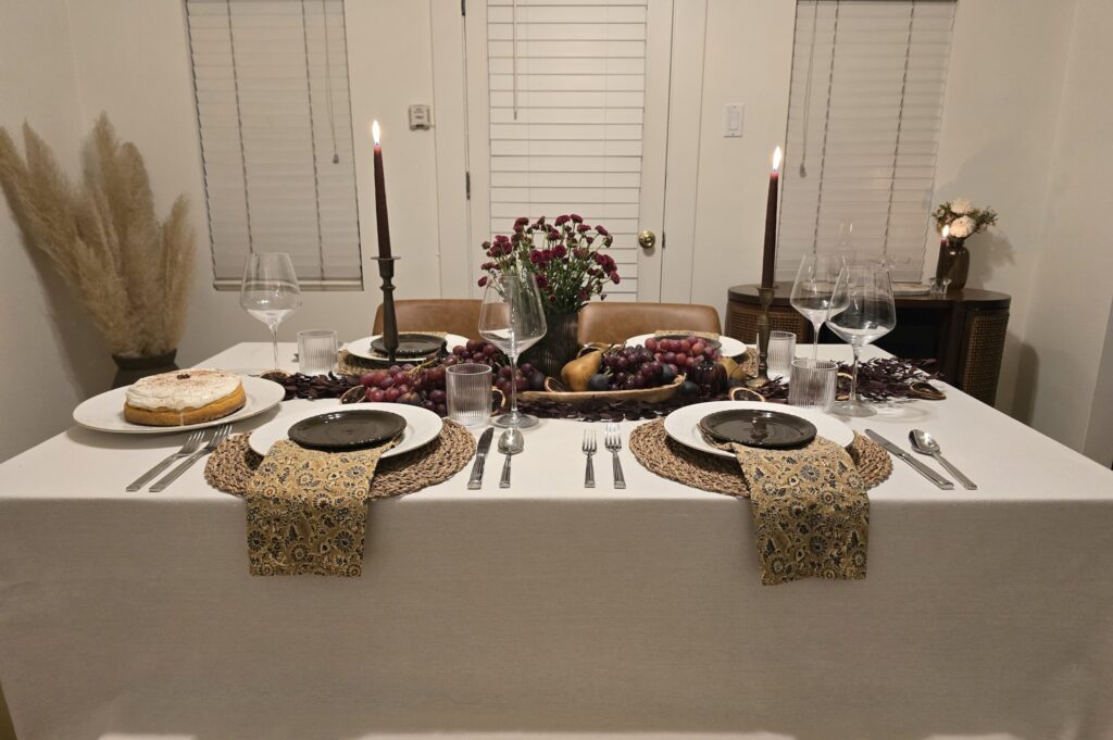 Thanksgiving table 